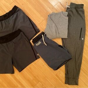 Vuori haul 5 pcs
2 shorts. Retail $74each
swim trunks  $68ret
Sweater
Joggers